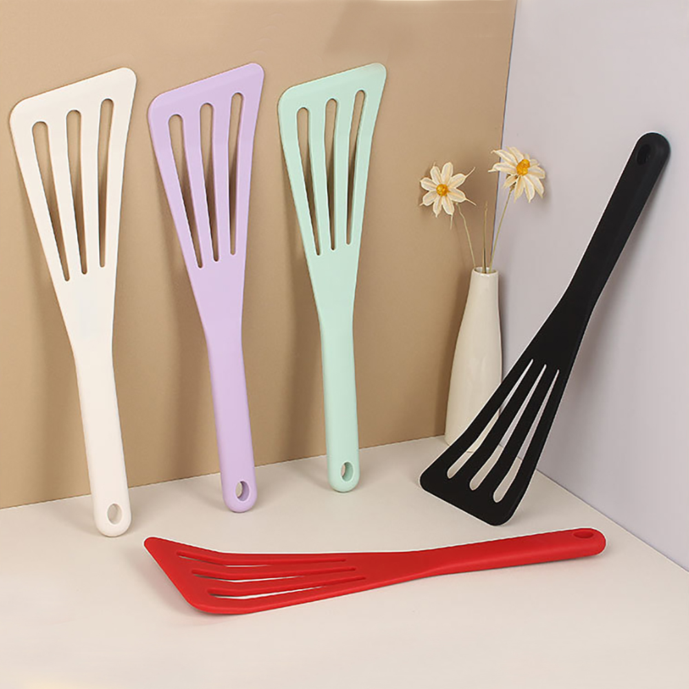 Okonomiyaki Spatula - Pá de drenagem inclinada de silicone